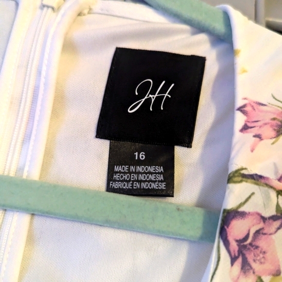 White Floral Dress - Picture 3 of 3